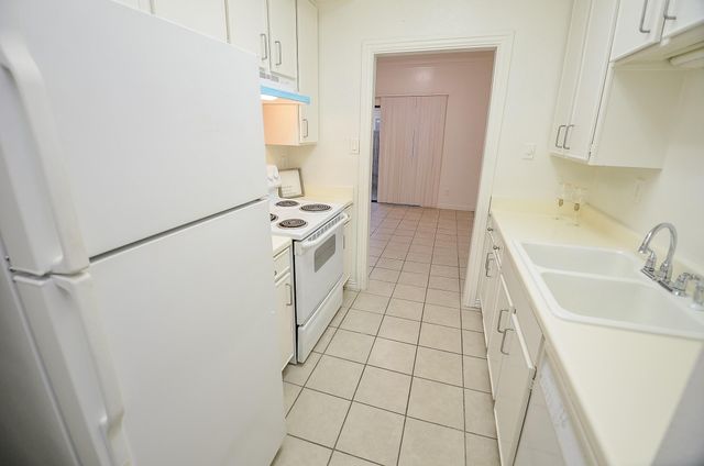 9707 Richmond Avenue 109, Houston, TX 77042