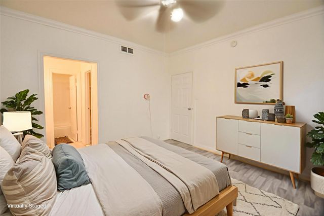 9707 Richmond Avenue 109, Houston, TX 77042