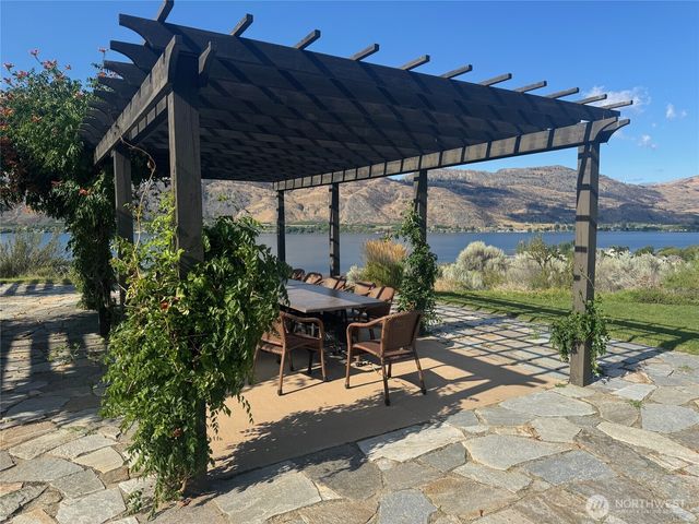 211 Village Way, Oroville, WA 98844