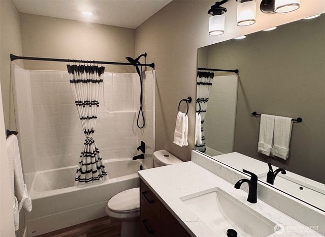 211 Village Way, Oroville, WA 98844