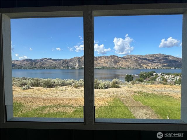 211 Village Way, Oroville, WA 98844