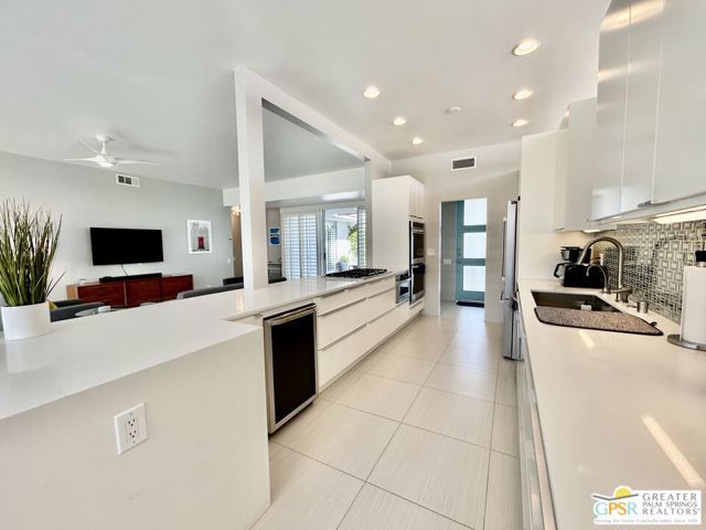 306 Desert Lakes Drive, Palm Springs, CA 92264