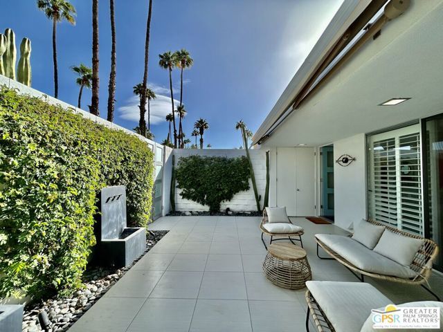 306 Desert Lakes Drive, Palm Springs, CA 92264