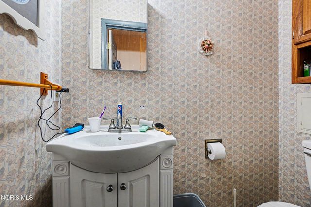 3718 Mapleway Drive, Toledo, OH 43614