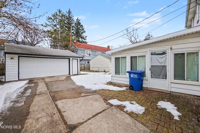 3718 Mapleway Drive, Toledo, OH 43614