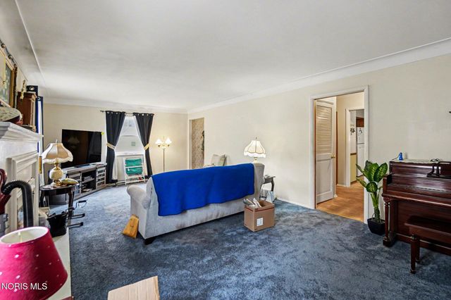 3718 Mapleway Drive, Toledo, OH 43614