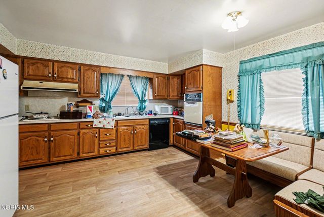 3718 Mapleway Drive, Toledo, OH 43614