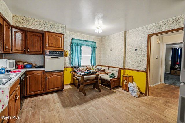 3718 Mapleway Drive, Toledo, OH 43614