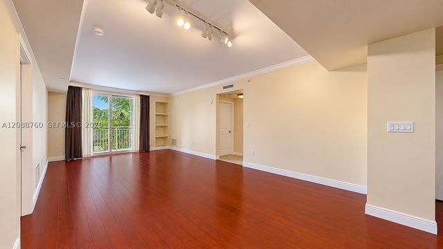 7350 SW 89th St 716S, Miami, FL 33156