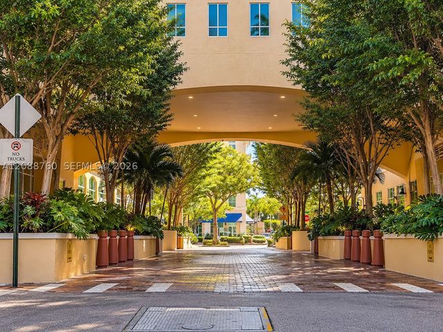 7350 SW 89th St 716S, Miami, FL 33156