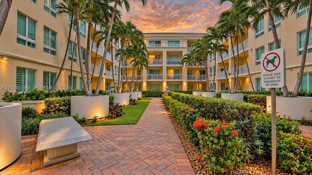 7350 SW 89th St 716S, Miami, FL 33156