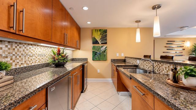 7350 SW 89th St 716S, Miami, FL 33156