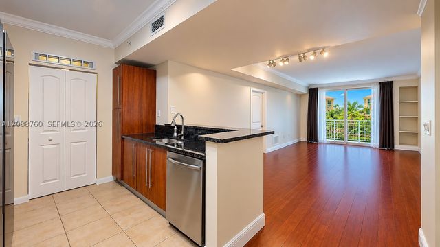 7350 SW 89th St 716S, Miami, FL 33156