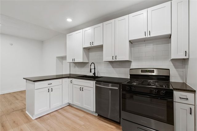 310 5th Ave, Rankin, PA 15104