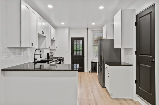 310 5th Ave, Rankin, PA 15104