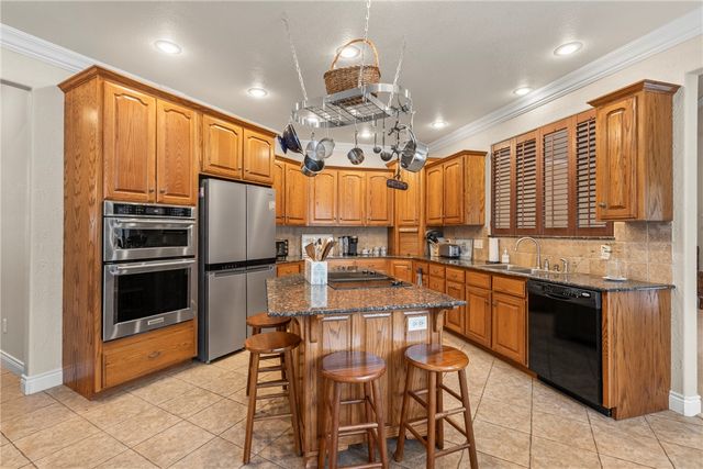 2908 Cortney Circle, Siloam Springs, AR 72761