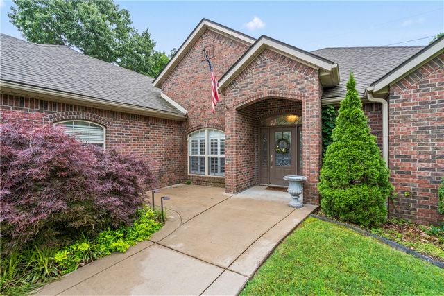 2908 Cortney Circle, Siloam Springs, AR 72761