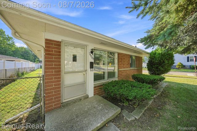 14589 Helen Street, Southgate, MI 48195