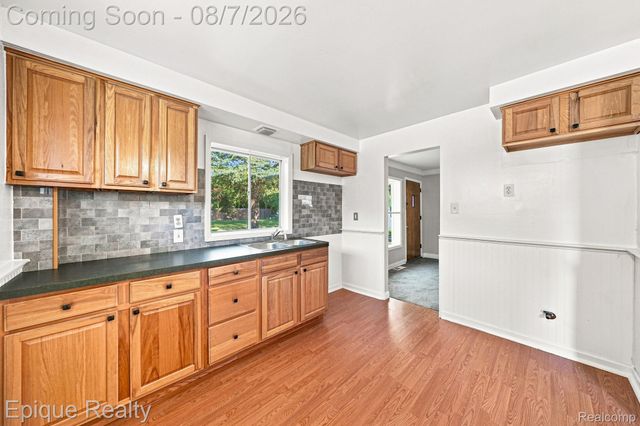 14589 Helen Street, Southgate, MI 48195