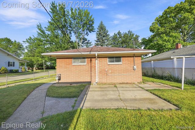 14589 Helen Street, Southgate, MI 48195