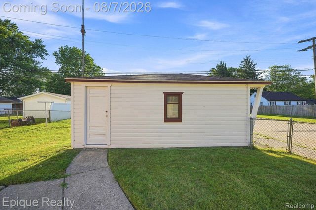 14589 Helen Street, Southgate, MI 48195