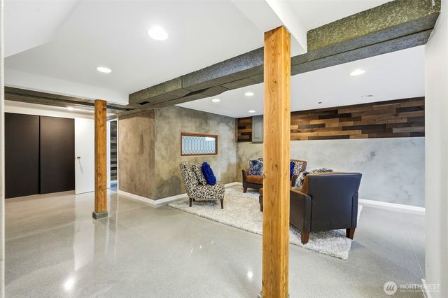 7203 Olympic Drive, Everett, WA 98203