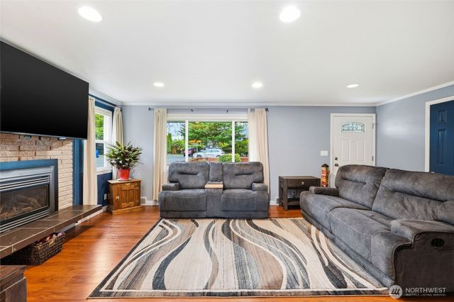 7203 Olympic Drive, Everett, WA 98203