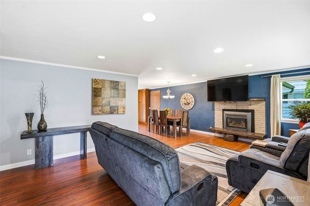 7203 Olympic Drive, Everett, WA 98203