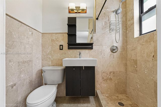 944 SW 10th Avenue, Miami, FL 33130