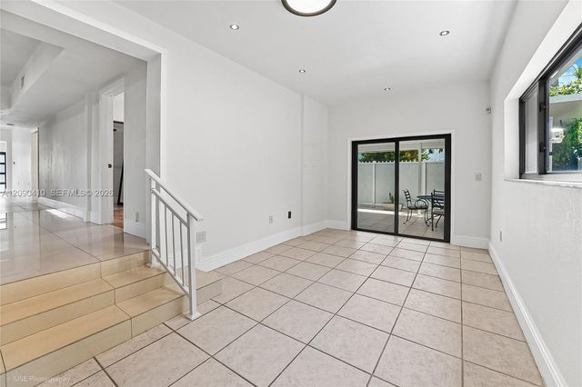 944 SW 10th Avenue, Miami, FL 33130