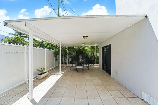 944 SW 10th Avenue, Miami, FL 33130