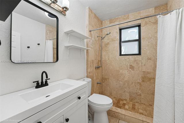 944 SW 10th Avenue, Miami, FL 33130