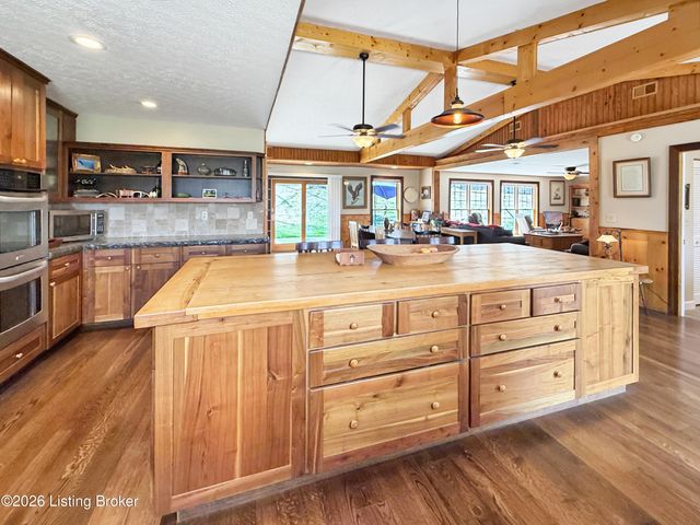 850 Cedar Hill Dr, Elizabethtown, KY 42701