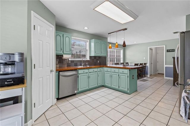 1193 Wakefield Court S, Mobile, AL 36695