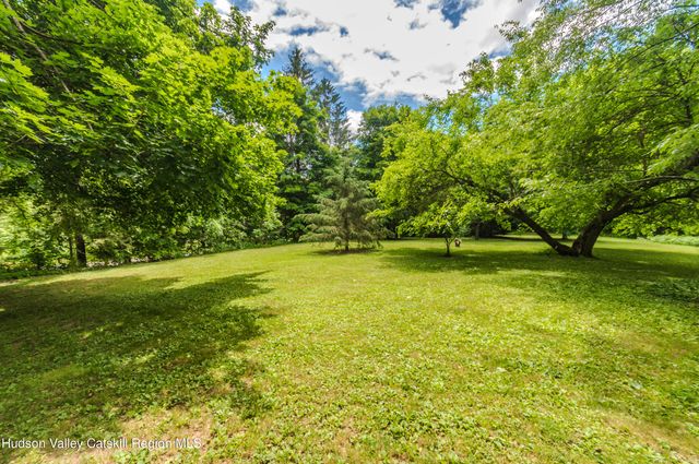 1633 Salt Point Turnpike, Pleasant Valley, NY 12569