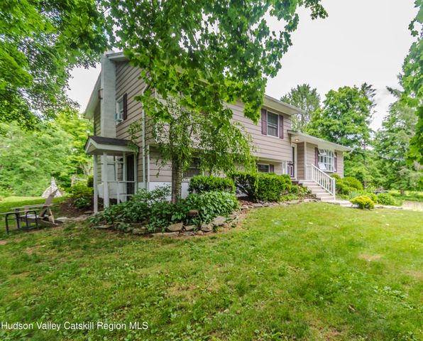 1633 Salt Point Turnpike, Pleasant Valley, NY 12569