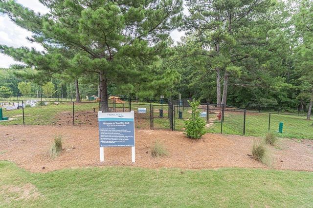 604 Redfish Way, Hoschton, GA 30548
