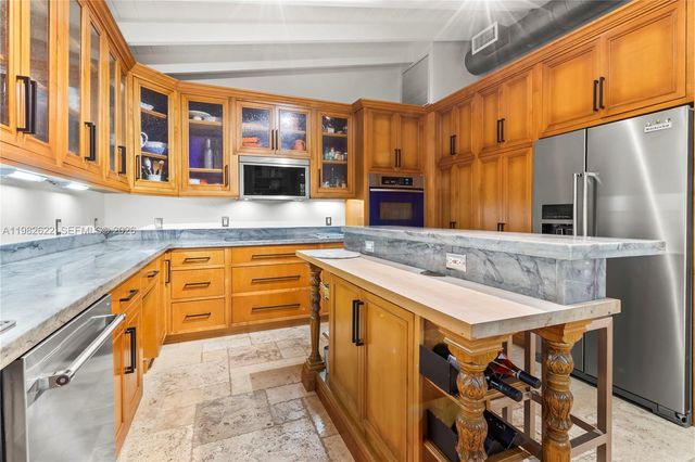 2132 Middle River Dr, Fort Lauderdale, FL 33305