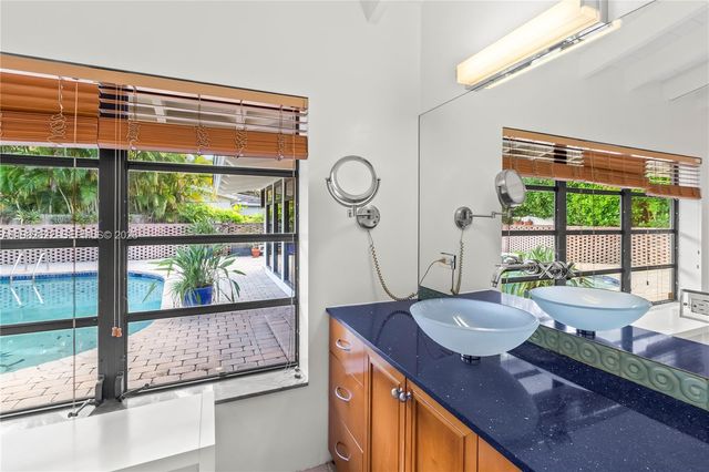 2132 Middle River Dr, Fort Lauderdale, FL 33305