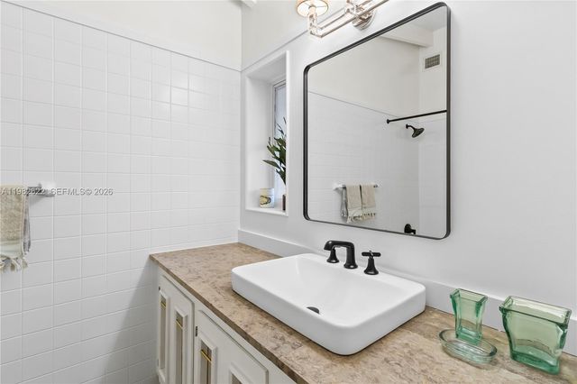 2132 Middle River Dr, Fort Lauderdale, FL 33305