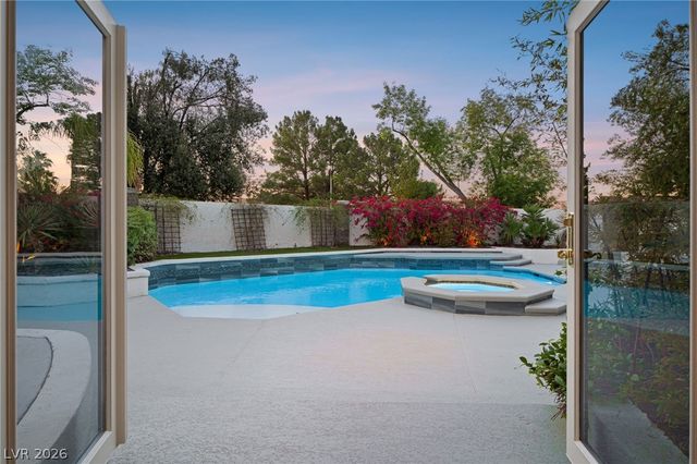 2233 Versailles Court, Henderson, NV 89074