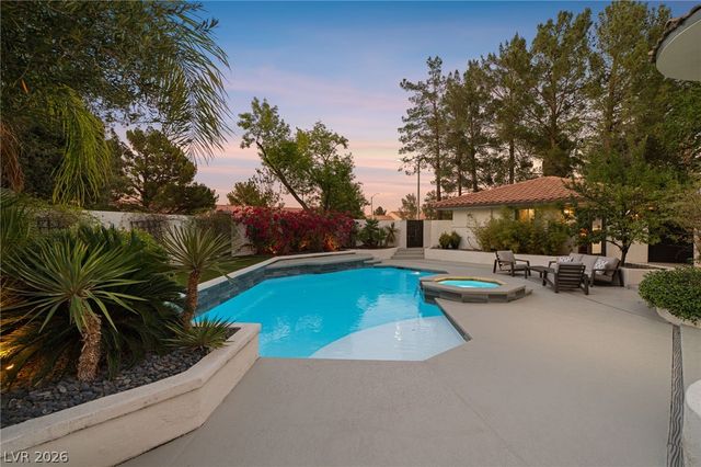 2233 Versailles Court, Henderson, NV 89074