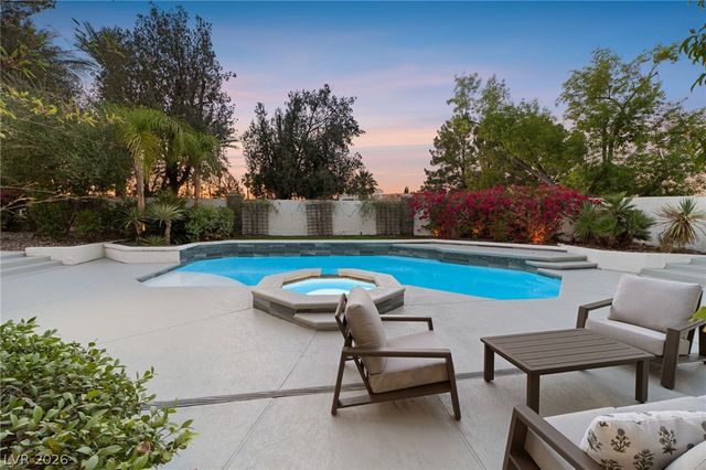2233 Versailles Court, Henderson, NV 89074