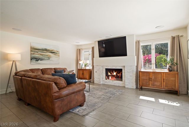 2233 Versailles Court, Henderson, NV 89074
