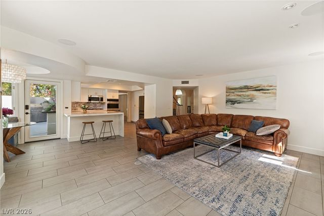 2233 Versailles Court, Henderson, NV 89074