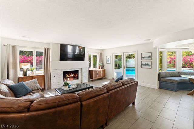 2233 Versailles Court, Henderson, NV 89074