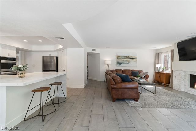 2233 Versailles Court, Henderson, NV 89074