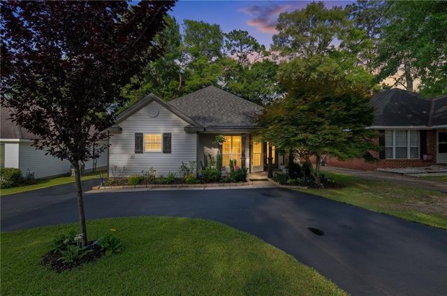 915 Linlen Avenue, Mobile, AL 36609