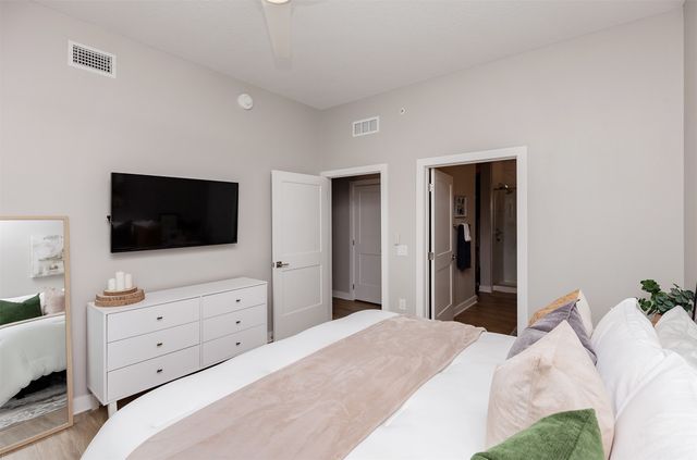 400 SW 7th Street 301, Des Moines, IA 50309
