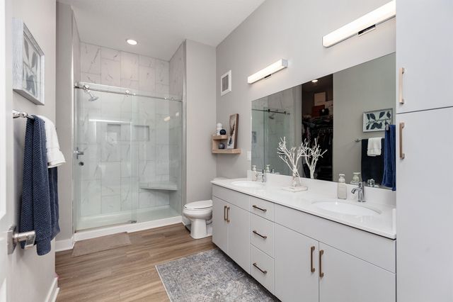 400 SW 7th Street 301, Des Moines, IA 50309